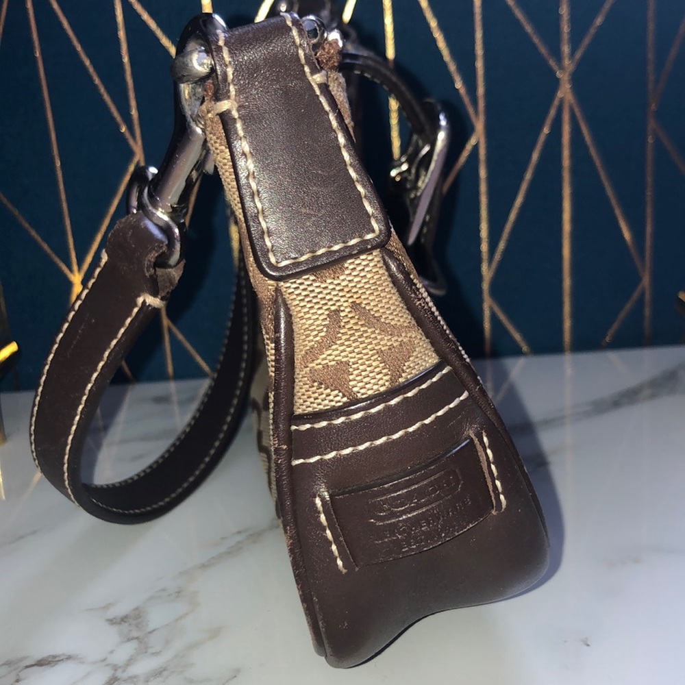 Coach purse - Picture 4 of 8